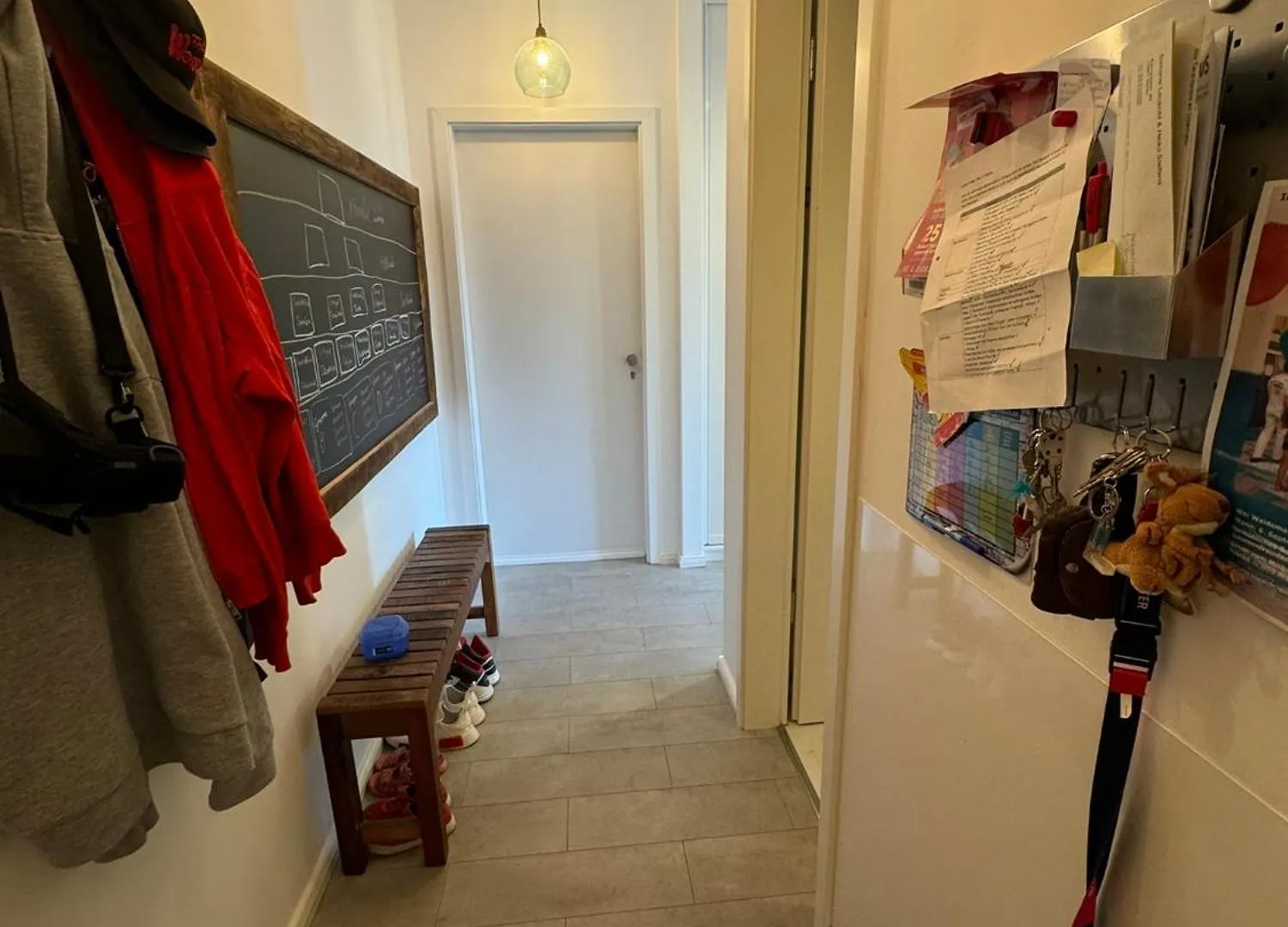 ホームステイ Luxus In Berlin Mitte Mit Laptop, Grossem Tv, Neuem Bett Und Privatem Badezimmer