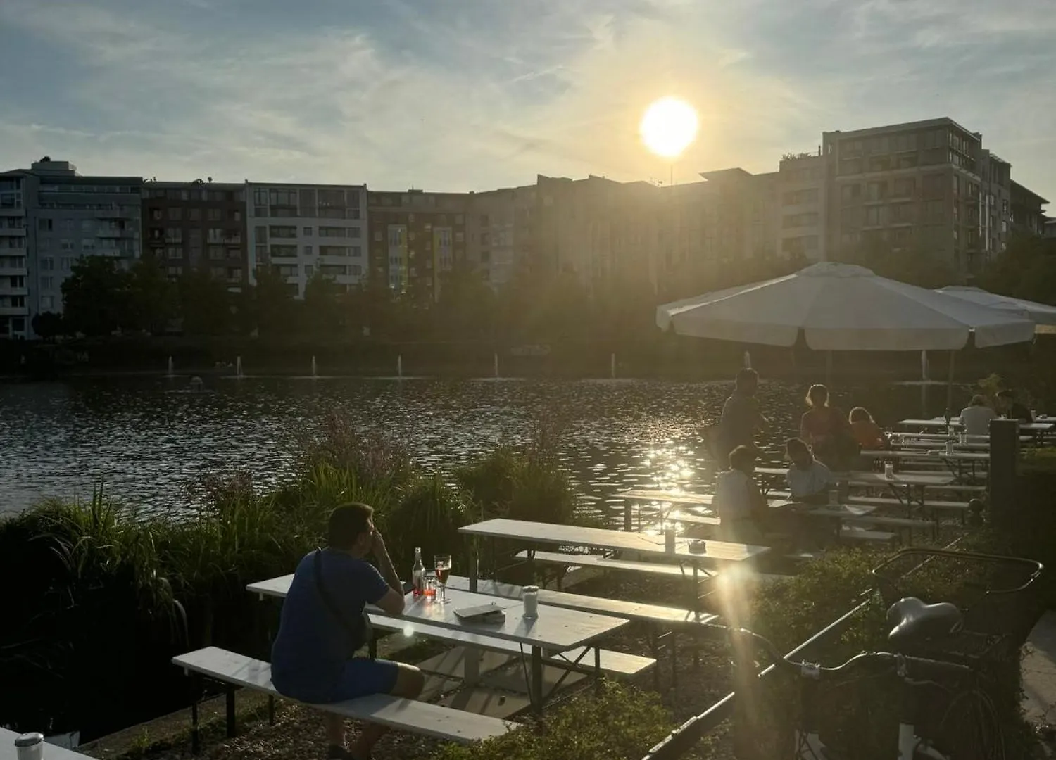 Luxus In Berlin Mitte Mit Laptop, Grossem Tv, Neuem Bett Und Privatem Badezimmer ドイツ